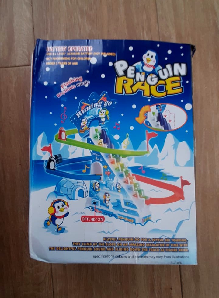 Running Go Penguin Race Set